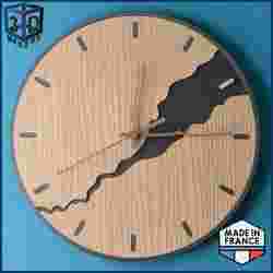 Cracked Design Wall Clock