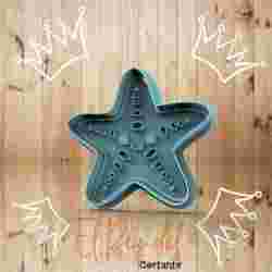 cutting starfish