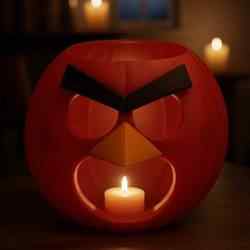 Halloween-style pumpkin (red angry bird)