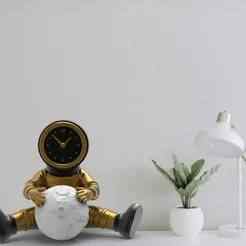 Astronaut desk clock