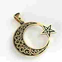 Celtic Half Moon Pendent Design