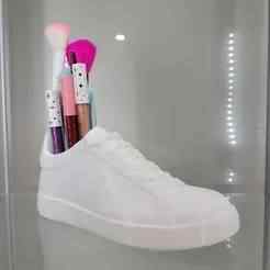 Commercial License Classic Sneaker Holder