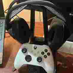 Controller and headset support - compatible with Xbox One and other controllers