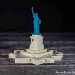 Statue Of Liberty (with Base) - 1:1000 / 1:700