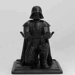 Kneeling Darth Vader Pen Holder