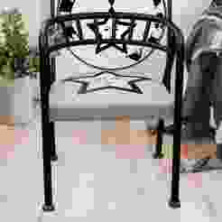 Silla Moderna con Toques Industriales / Modern Chair with Industrial Touches
