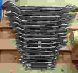 Modularer Solarlampenhalter als Zeltabspannleinenhalter